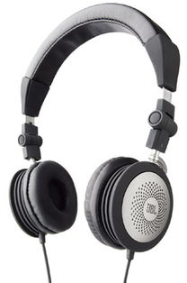 名家与百思买联手开拓耳机市场 强强联合下的消费电子新格局